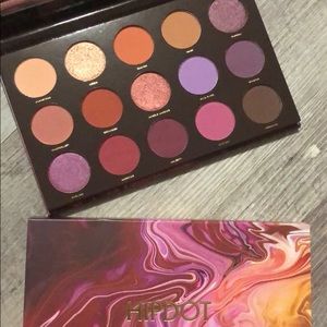 Hipdot eyeshadow Pallete